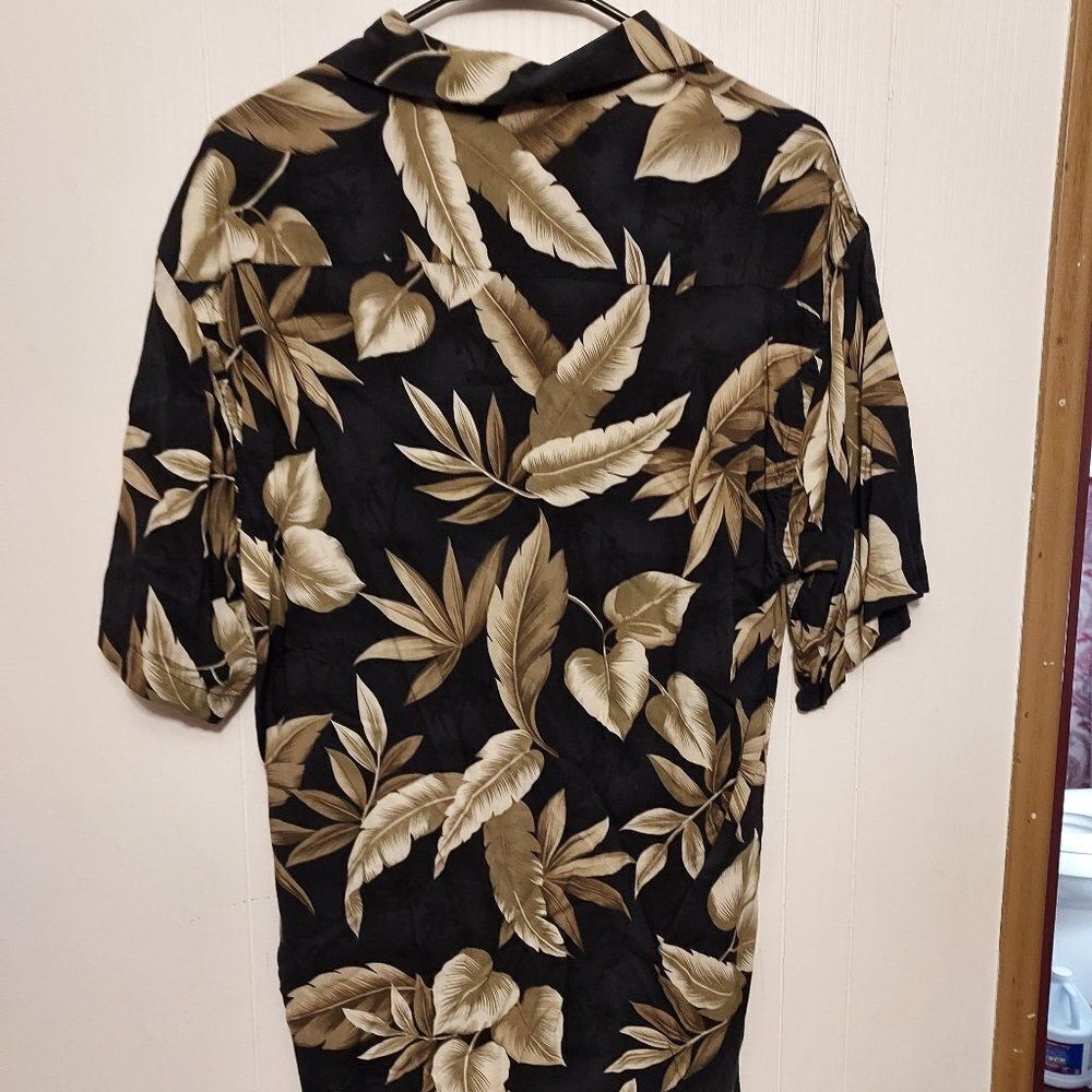 Pierre Cardin S  pit to pit 20 length 27 EX COND Black ,tan and cream